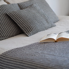 Linen Throw Natural linen/black waffle