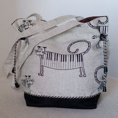 Shoulder Bag with different prints